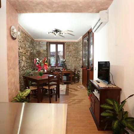 Casa Vacanza Da Lillo לינה וארוחת בוקר Longi